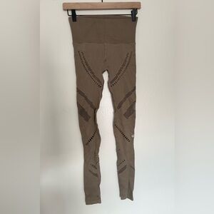 Alo Yoga High-Waist Seamless Radiance Leggings in Gravel